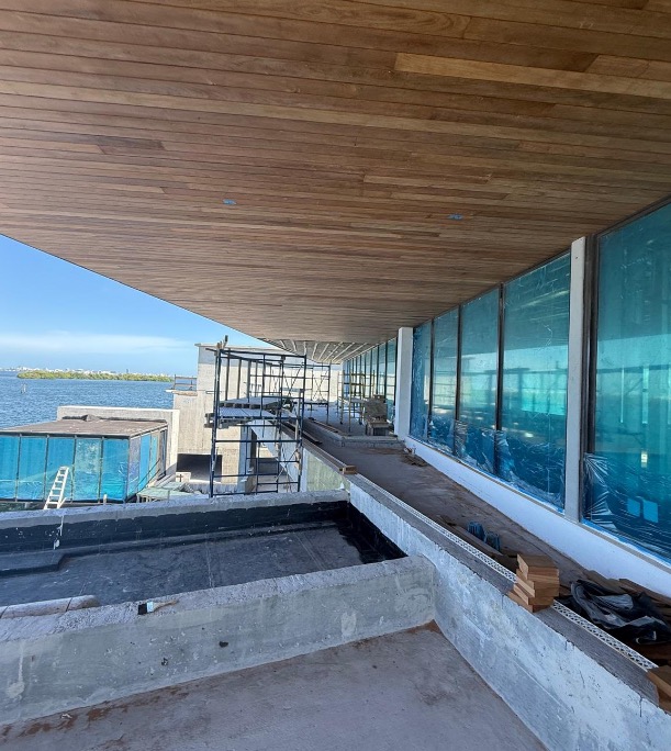 PARTNERSHIPS & CLIENT COMMITMENT